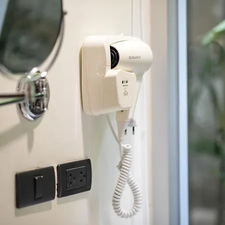 Tiang Capsule Hostel Bangkok Exterior photo